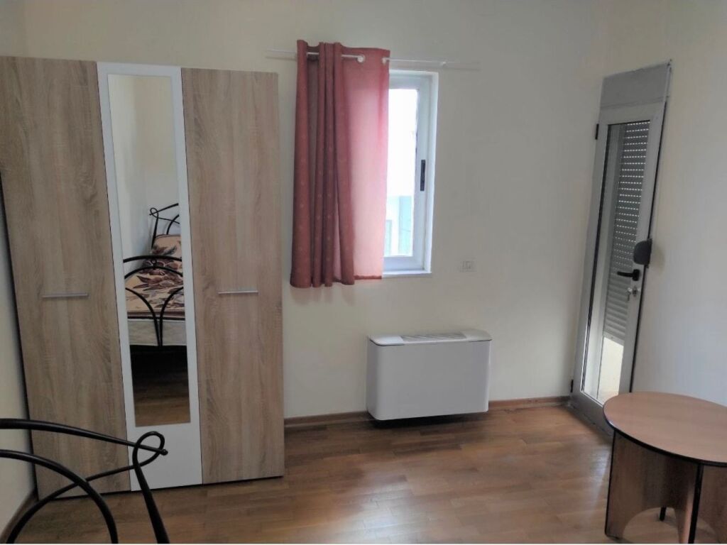 3+1,me parkim,te rruga peti liq i thate,800 euro