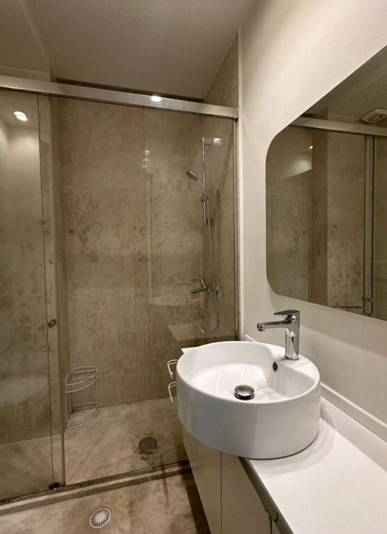 JEPET ME QIRA VILË 4-KATËSHE – White House, TEG