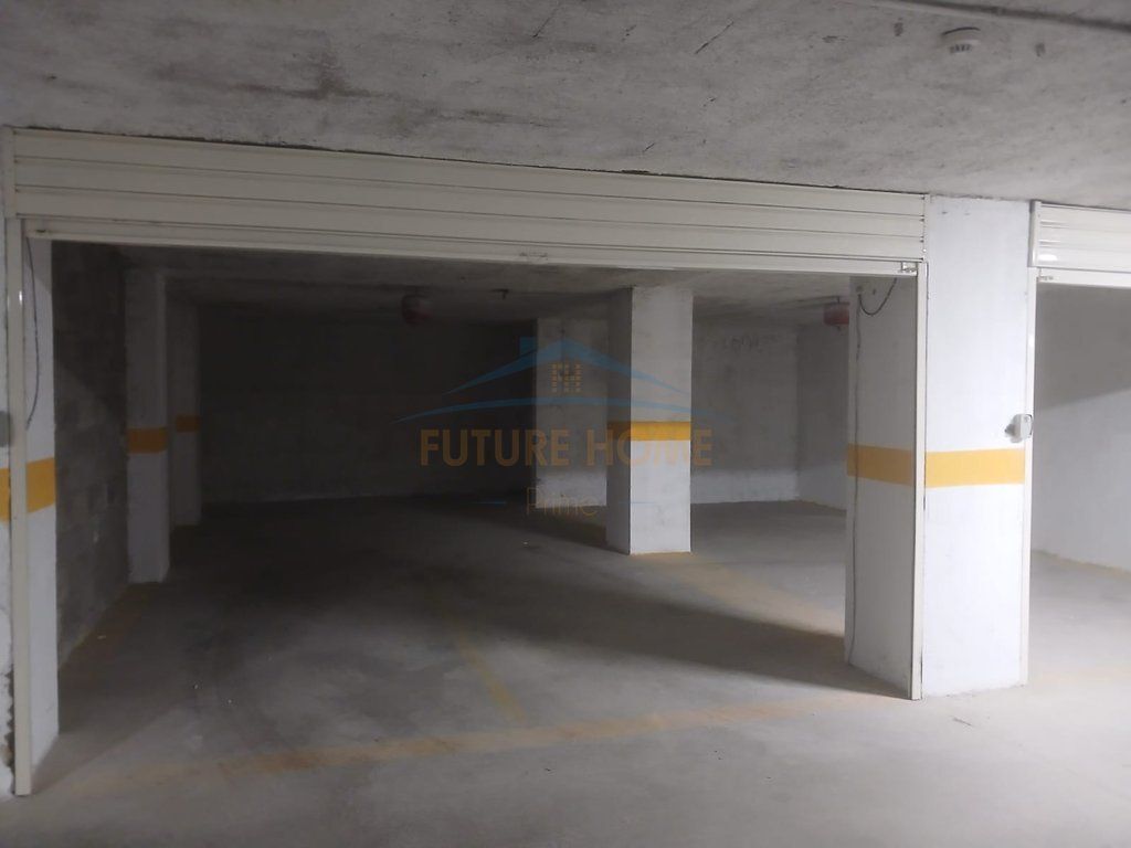 Shiten , Garazhde , Rruga e Kavajes , Tirane