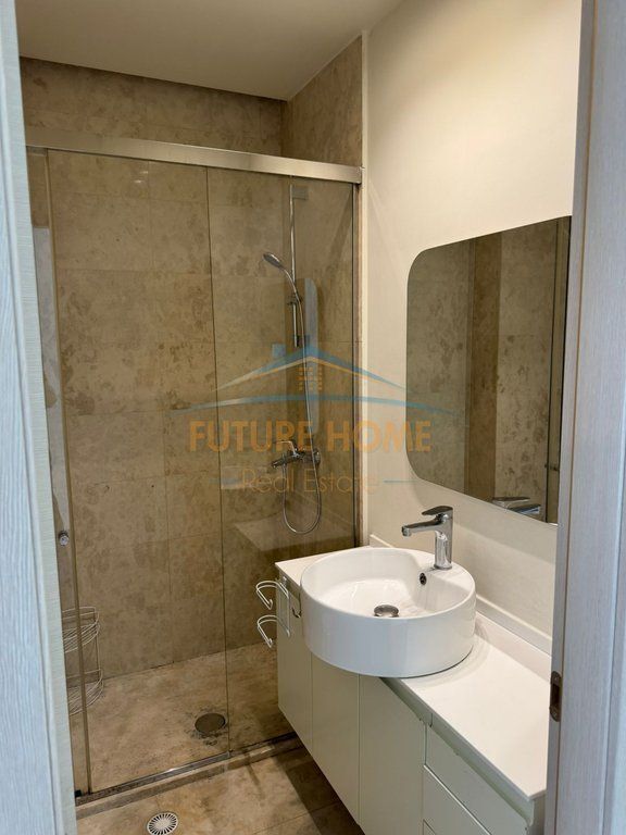 Qera, Vilë, White House Residence, TEG