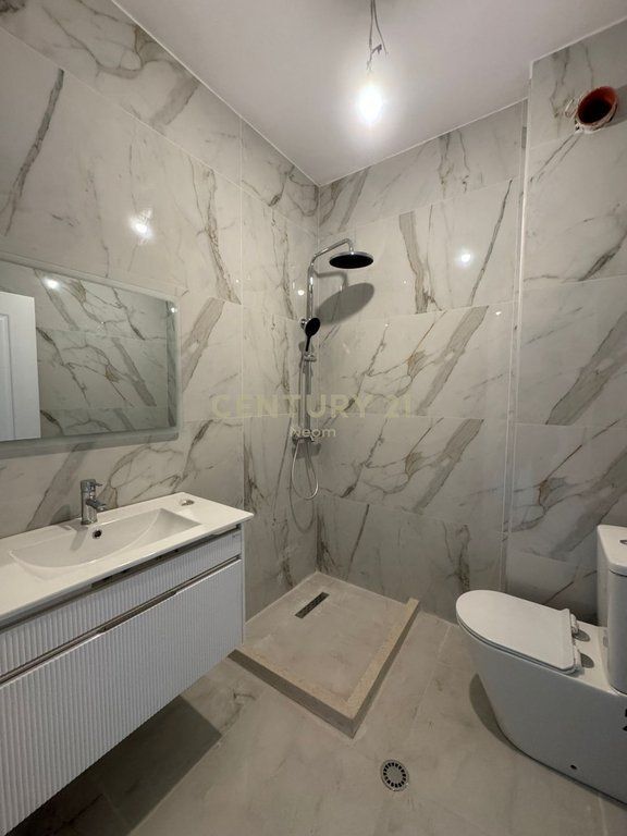 Apartment 2+1 for sale Bulevardi i Ri , Astir