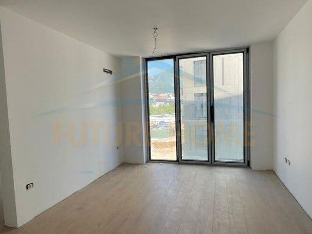 Shitet, Apartament 1+1, ''Golden Gate Residence'', Ali Demi.