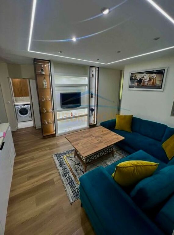 Rent, Apartment 2+1 + Veranda, Former Aviation Field, Tirana 750 €