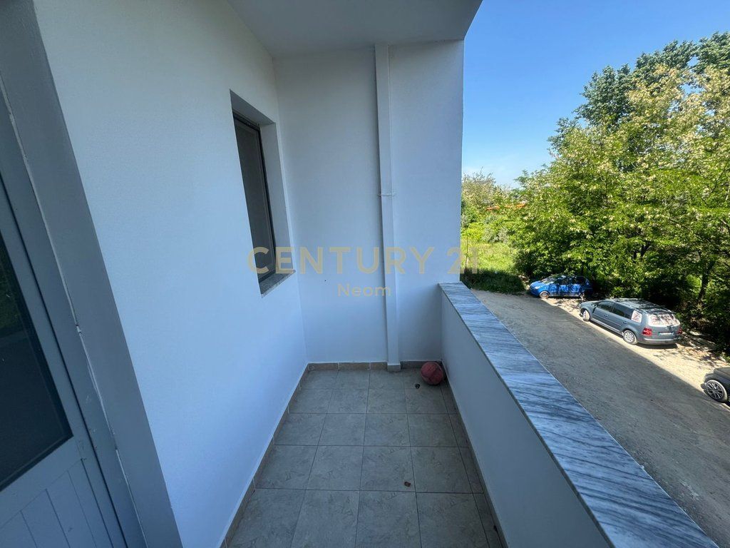 Shitet Apartament 2+1 Bulevardi Ri Astir