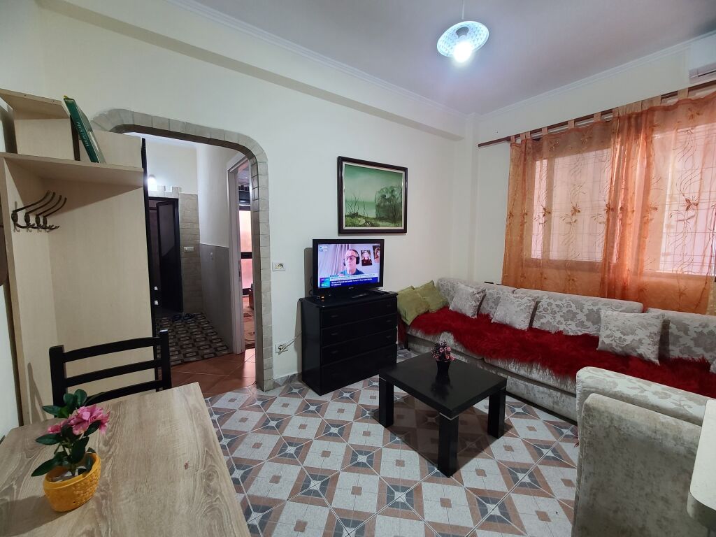 Apartament 6min nga Bulevardi i Ri për të huaj. I kompletuar me të gjitha dhe wifi