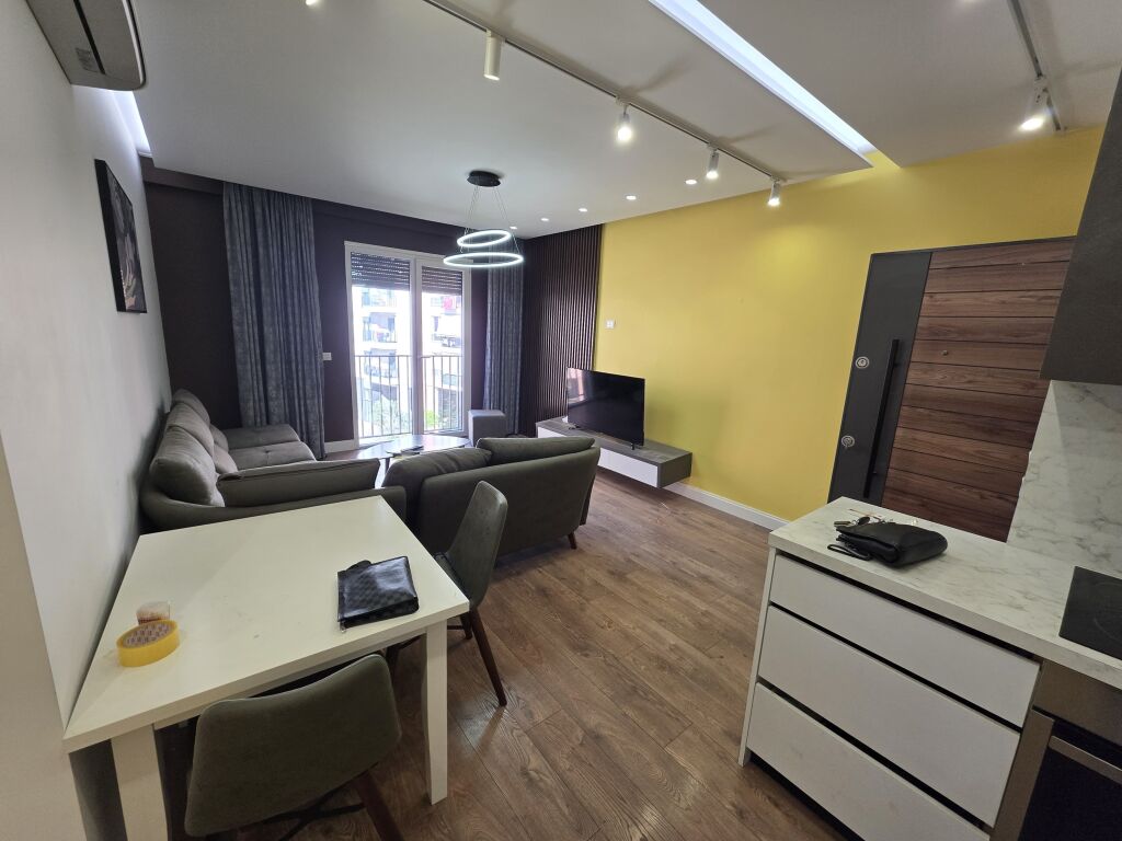 Jepet me qira 1+1 Kompleksi Jolla Astir 550€