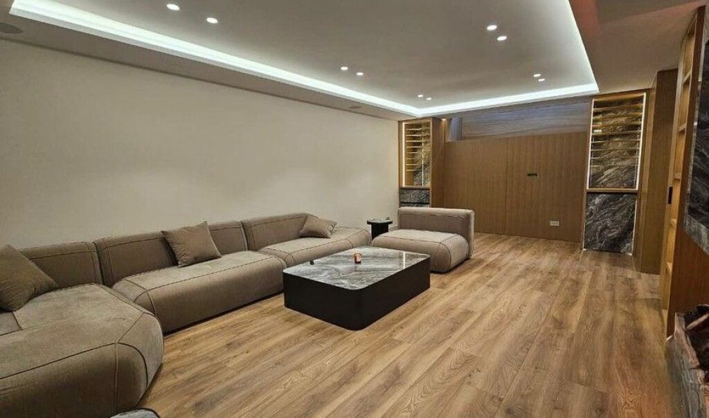 🏡 Vilë për Qera – Rezidencë pranë TEG