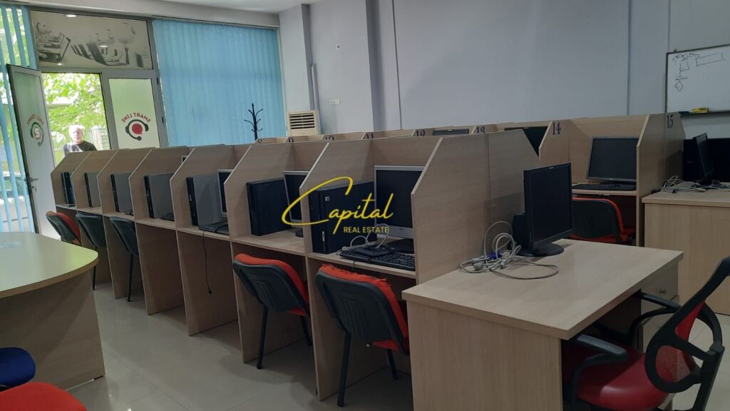 BUSINESS PREMISES FOR RENT 99 M2 FORMER PARK 80,000 LEKE