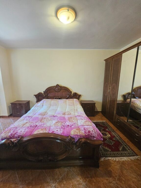 JEPET ME QERA APARTAMENT 1+1 TEK LULISHTJA, STACIONI TRENIT