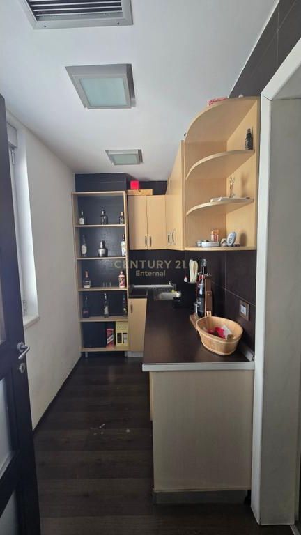 Locale per ufficio in affitto a Bllok