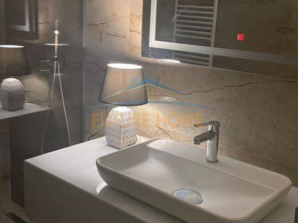 Qira, Vile, Farke e Vogel, Tirane