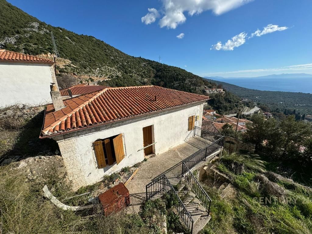 ANTIQUE HOUSE IN VUNO!