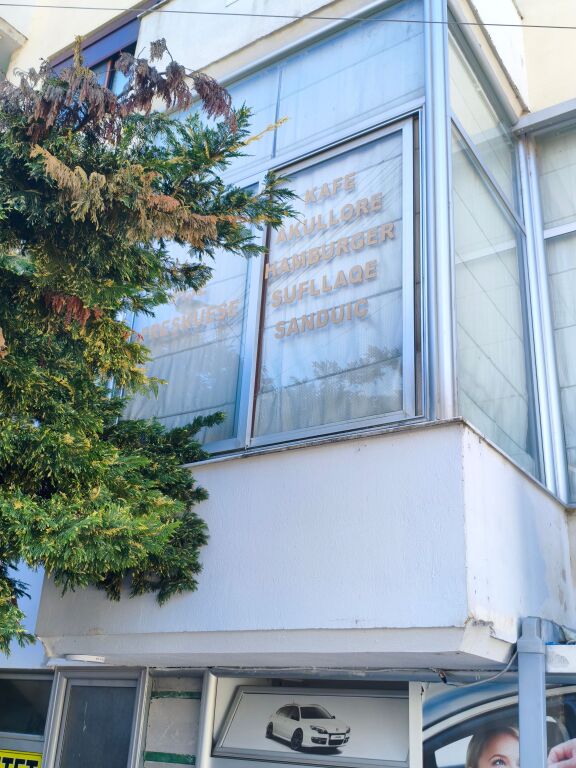 Locale commerciale in affitto in Albania — Durazzo (zona Golem), 65 m², vicino al mare