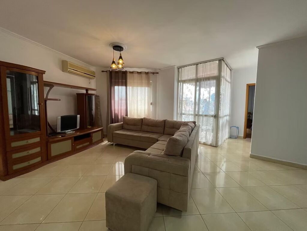 Appartamento 2+1+Veranda in affitto in Via Barrikadave.