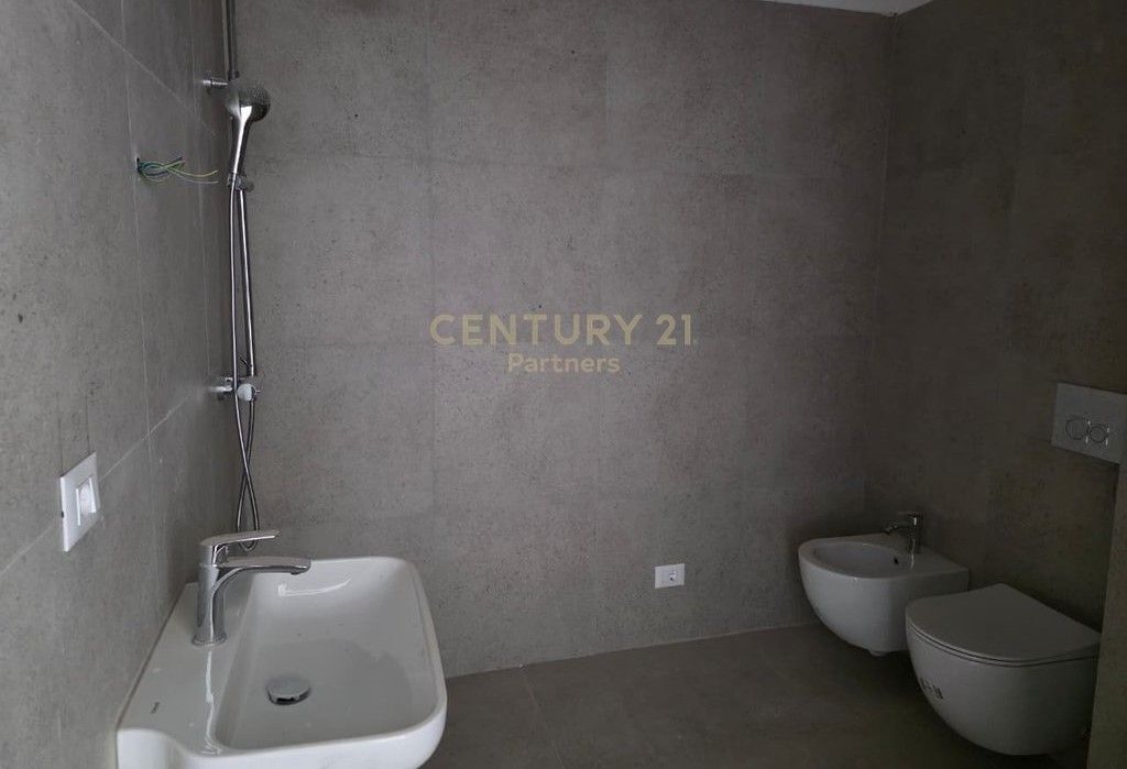 SHITET APARTAMENT 1+1+2 TEK Bulevardi Ri