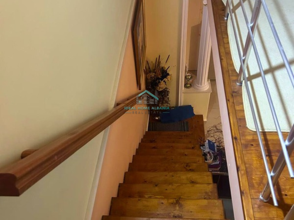 Shtëpi Private me Qira – Zona e Bashkisë, Vlorë.