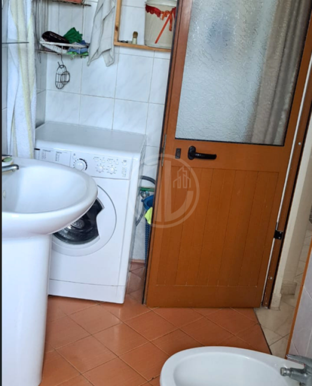 Shitet apartament 1+1 pranë Spitalit Amerikan