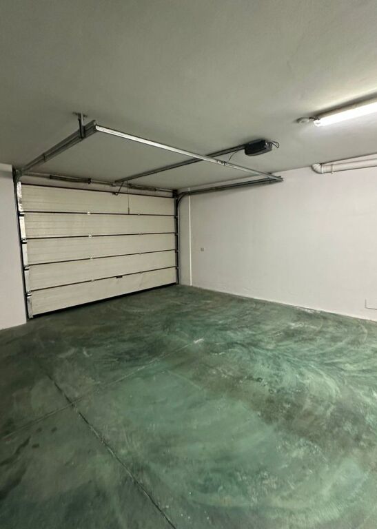 JEPET ME QIRA VILË 4-KATËSHE – White House, TEG