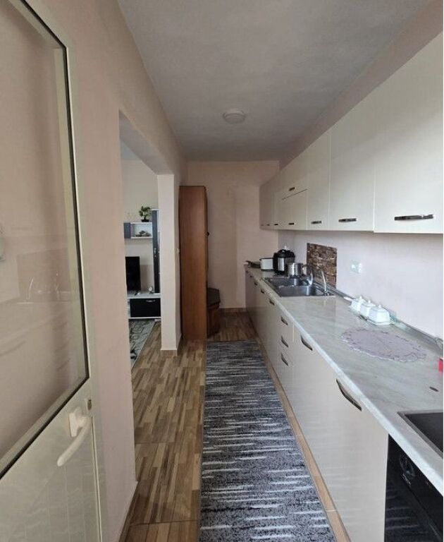 Shitet apartament 1+1 ,Babrru