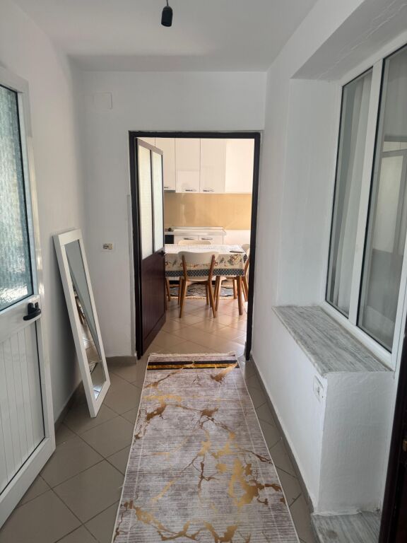 Rent | Shtëpi private 1 + 1 | Rruga Ali Shefqeti | 400 €/month