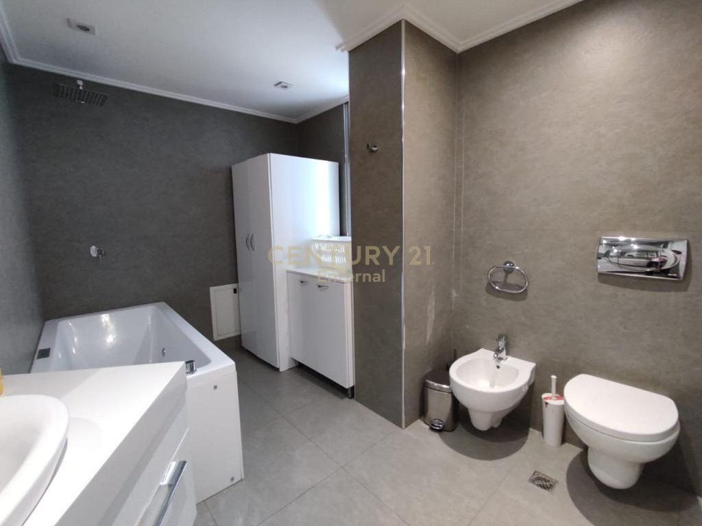 APARTAMENT 3+1+2 PER QIRA TE NOBIS