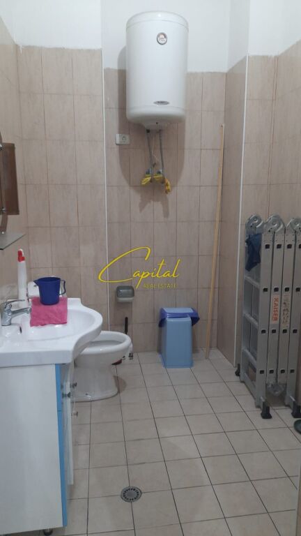 BUSINESS PREMISES FOR RENT 99 M2 FORMER PARK 80,000 LEKE