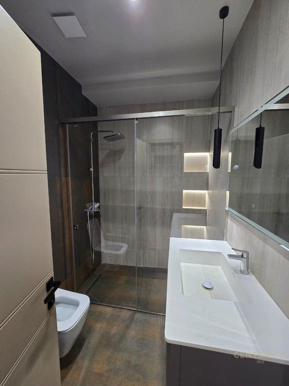 Apartament 2+1+2 per shitje tek Garden Building Tirana