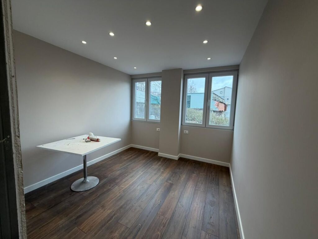 Apartament 2+1+2 me Qira ne Sauk