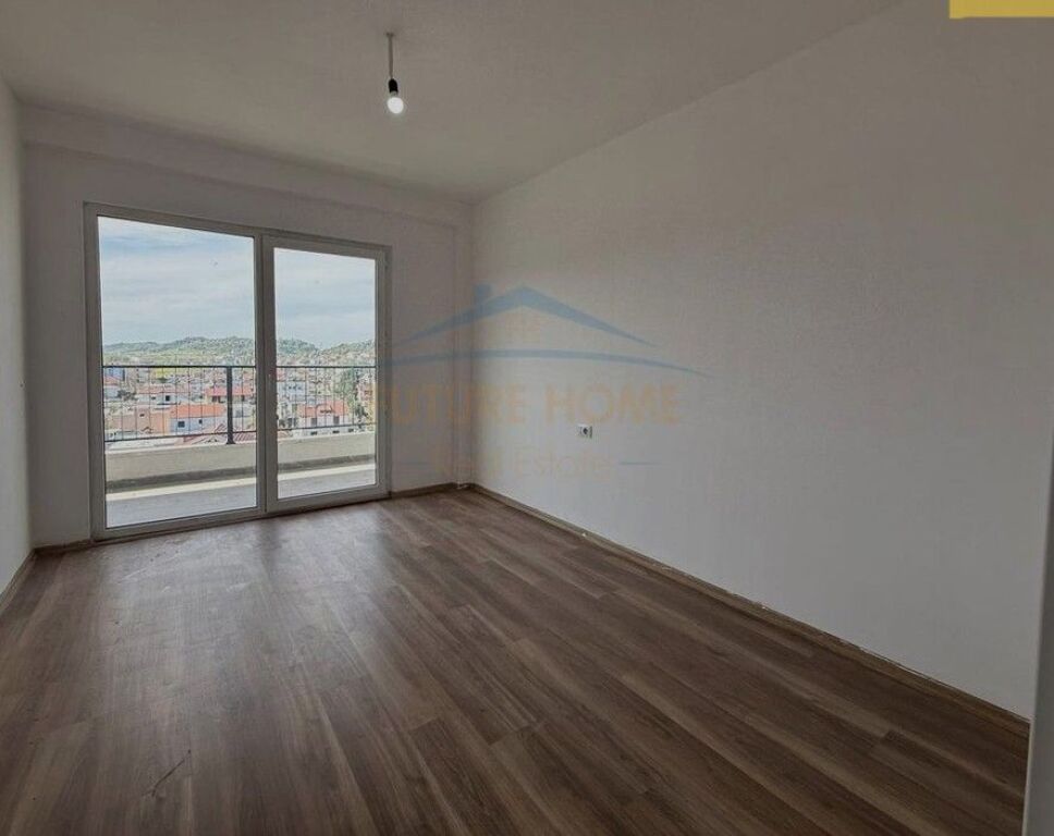 Shitet, Apartament 2+1+2+Post Parkim, Kombinat