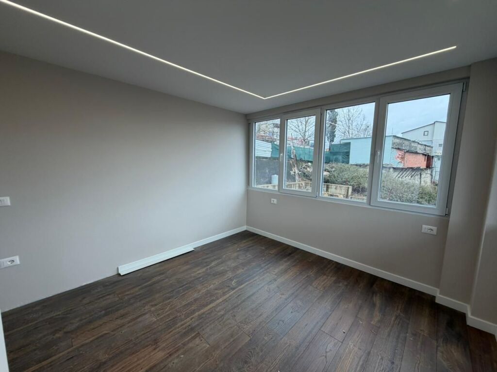 Apartament 2+1+2 me Qira ne Sauk