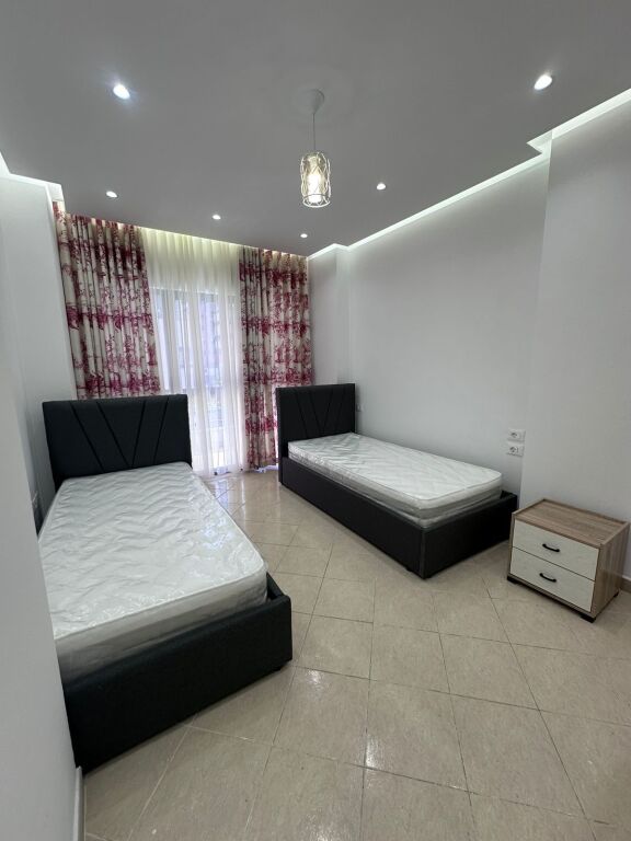 Apartament 2+1+2 Me Qera Astir !
