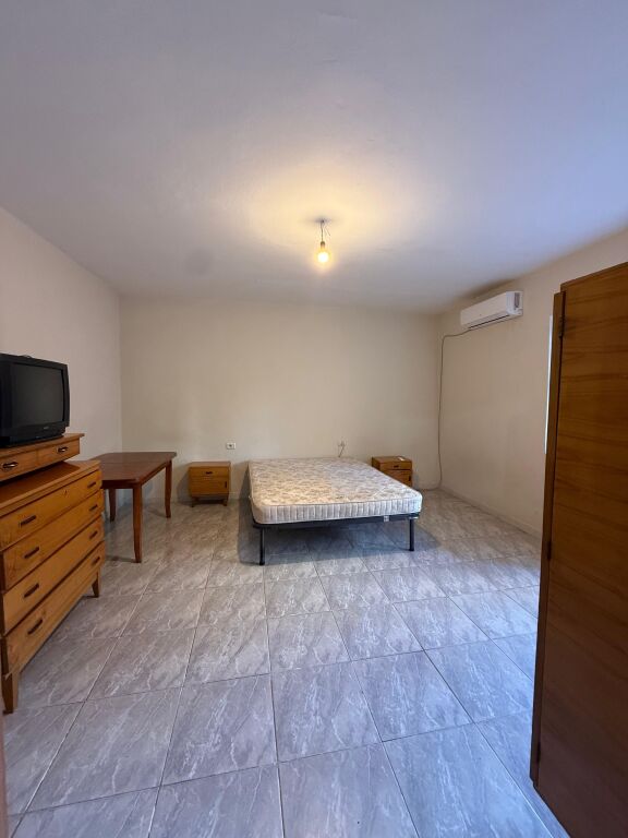 🏠AFFITTASI Appartamento 2+1+balcone 📍Via Ferit Xhajko 💶450€/Mese