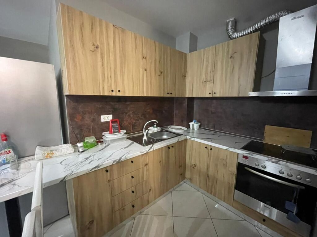 Apartament 3+1 me Qira tek Kopshti Botanik
