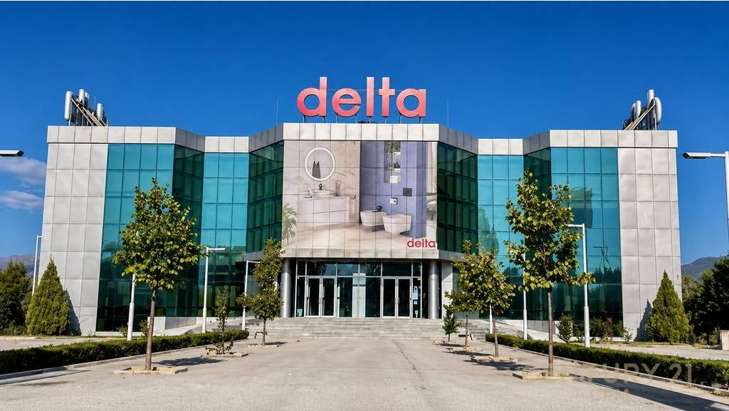 Edificio multifunzionale in vendita, Korce