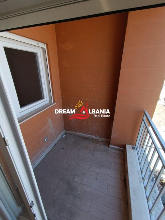 Apartament 2+1 Ne Shitje te Shkolla e Kuqe ne Tirane (ID 41212215)