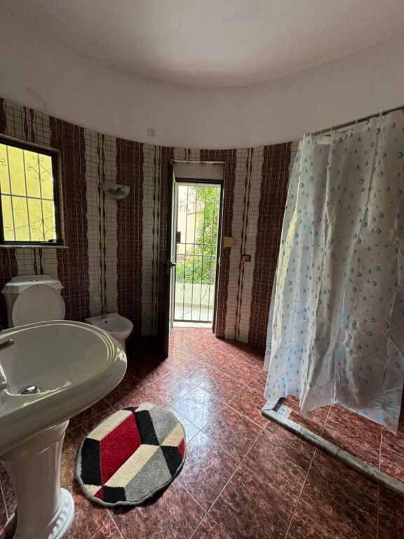 Shitet apartament 3+1, Selite, 169 mln leke