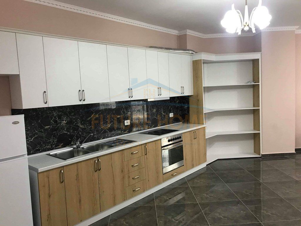 Shitet, Apartament 2+1+2, Qender, Durrës
