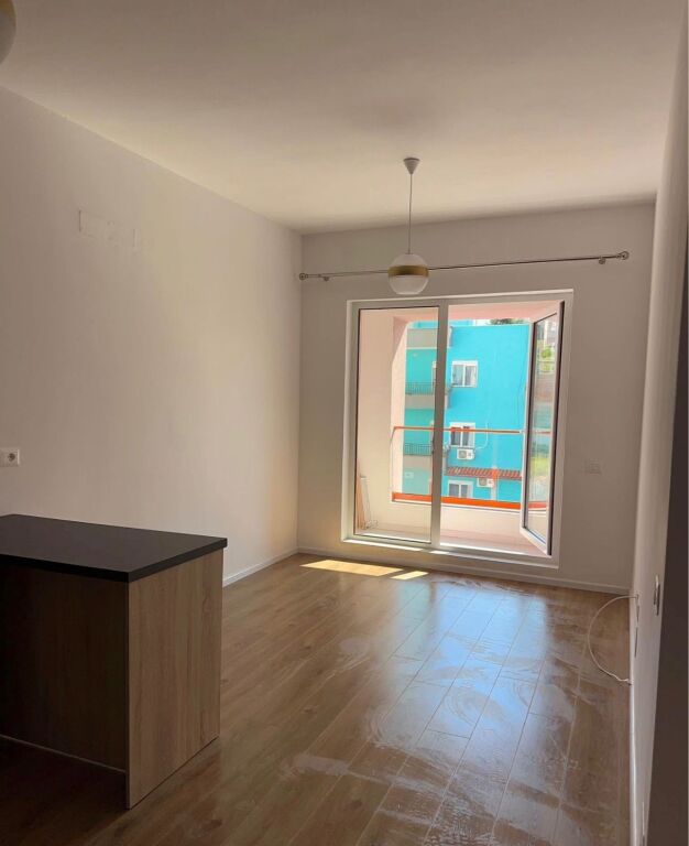 Apartamen 1+1 me qera ne Mangalem