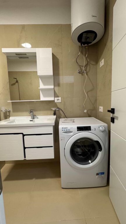 🏢Ish parku Autobuzave,Kompleksi Star ,jepet me qera apartament 2+1+2,i mobiluar.70,000Leke