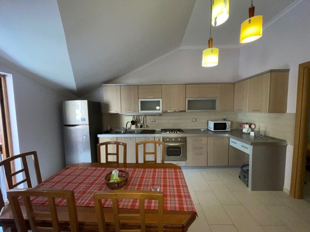 Apartament 3+1+Parkim në Vilë Private Komuna e Parisit