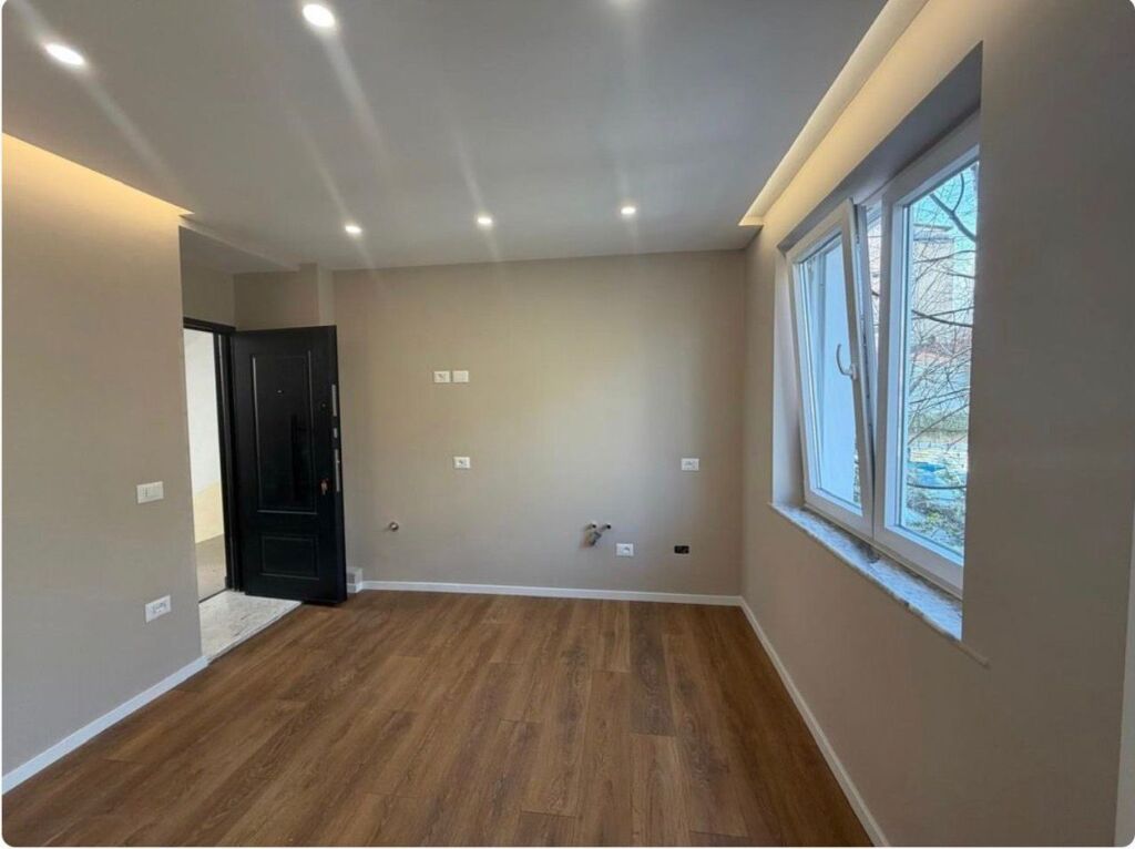 🏢 Business premises for rent on 📍 Mine Peza Street, Tirana💶 Price: 430€/month