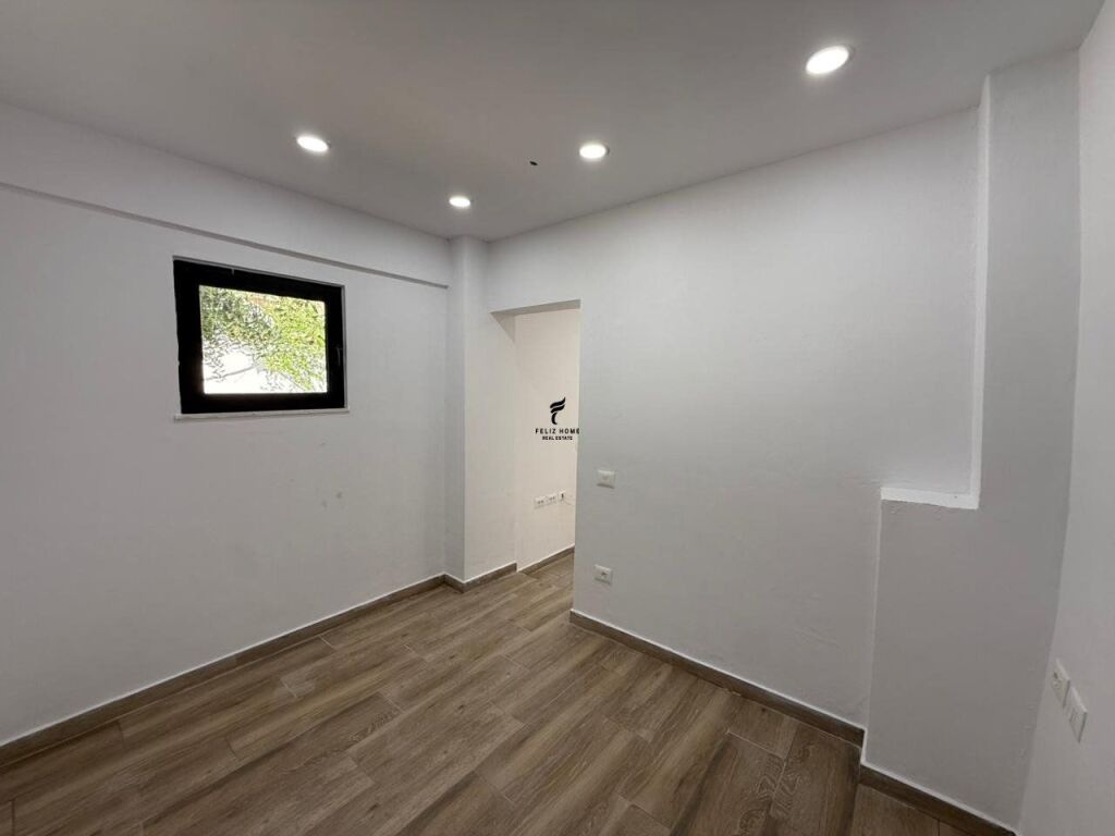 UFFICIO IN AFFITTO 60M2 EX MERCATO ELETTRICO 90.000 LEKE FH-71621