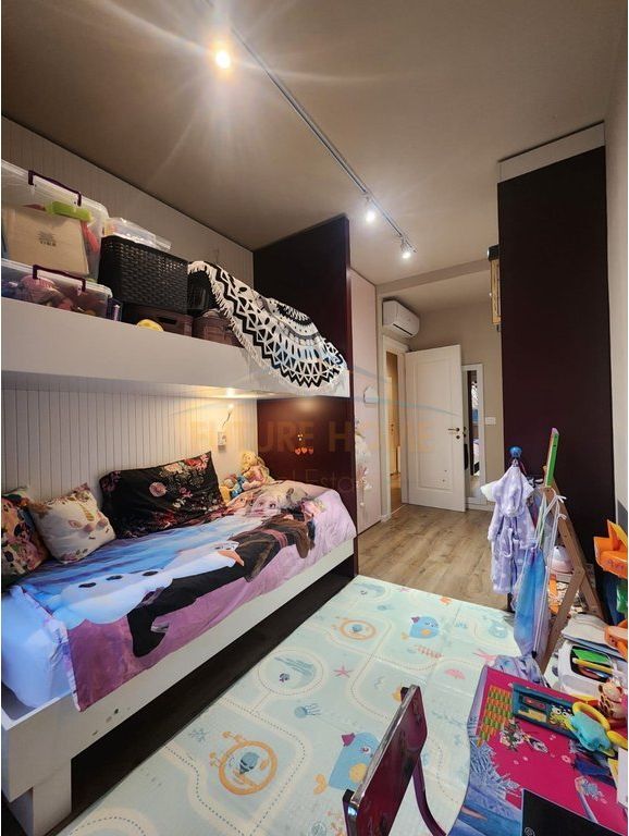 Qira , Apartament 2+1 , Rruga 24 Maj, Durres