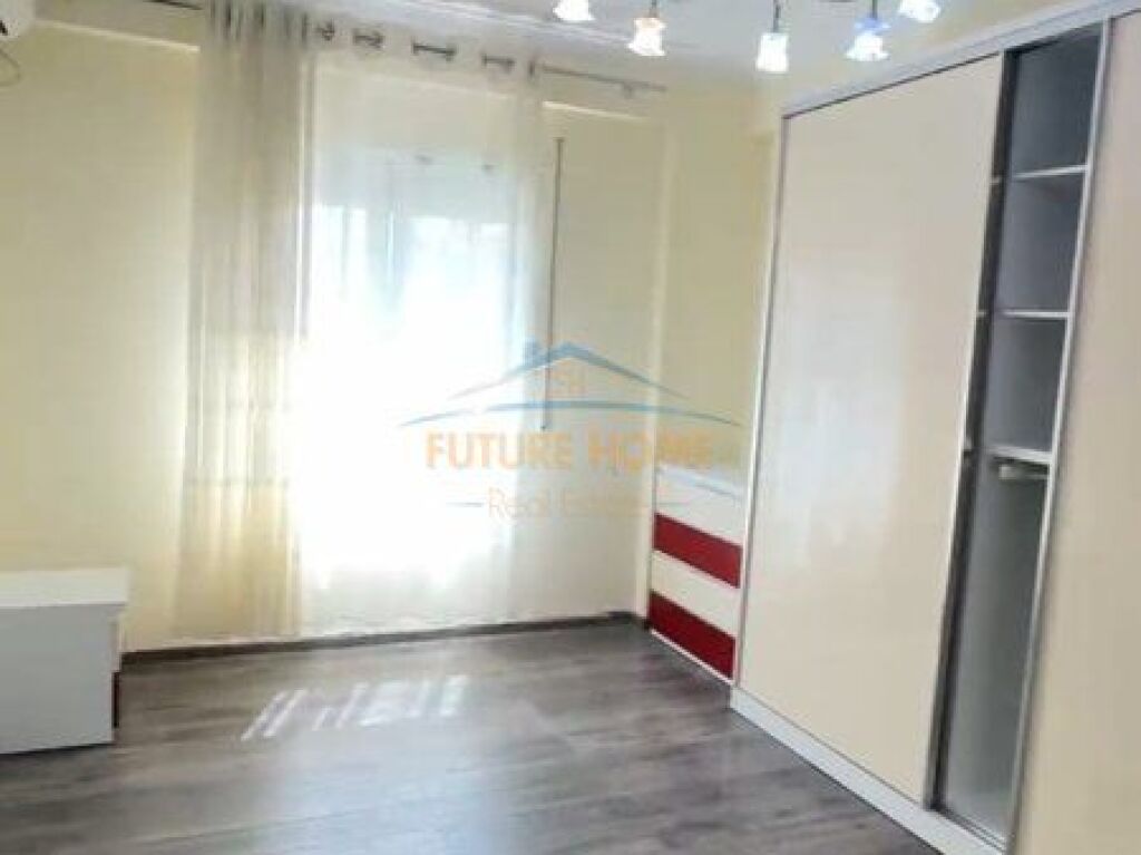 For sale, 2+1 apartment, Botanical Garden, Tirana.