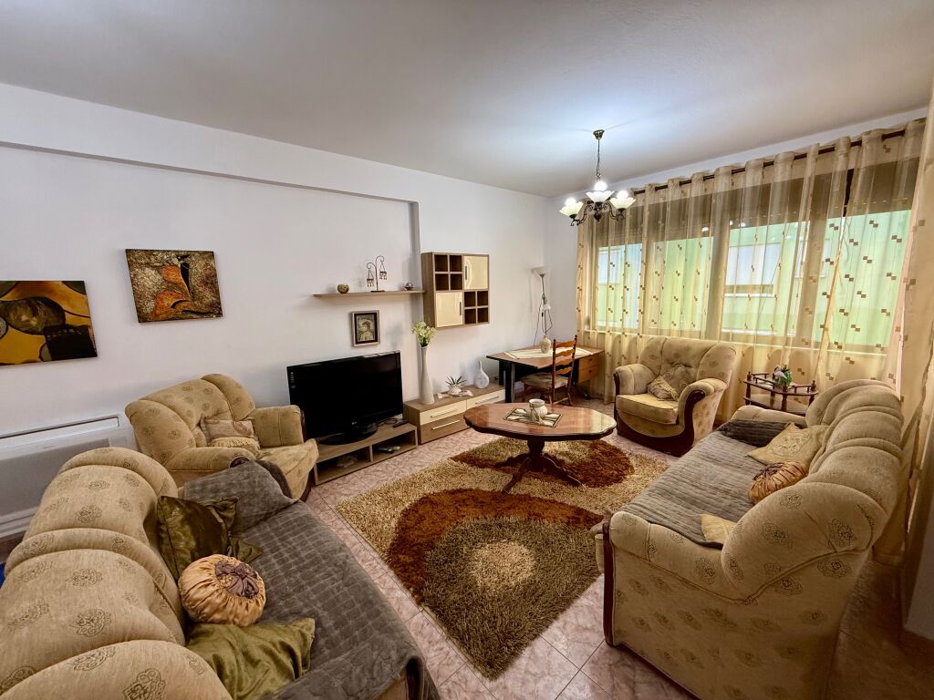 📣 AFFITTO Appartamento 2+1+2 Con Balcone 📍 Ex Blocco, Tirana ✨