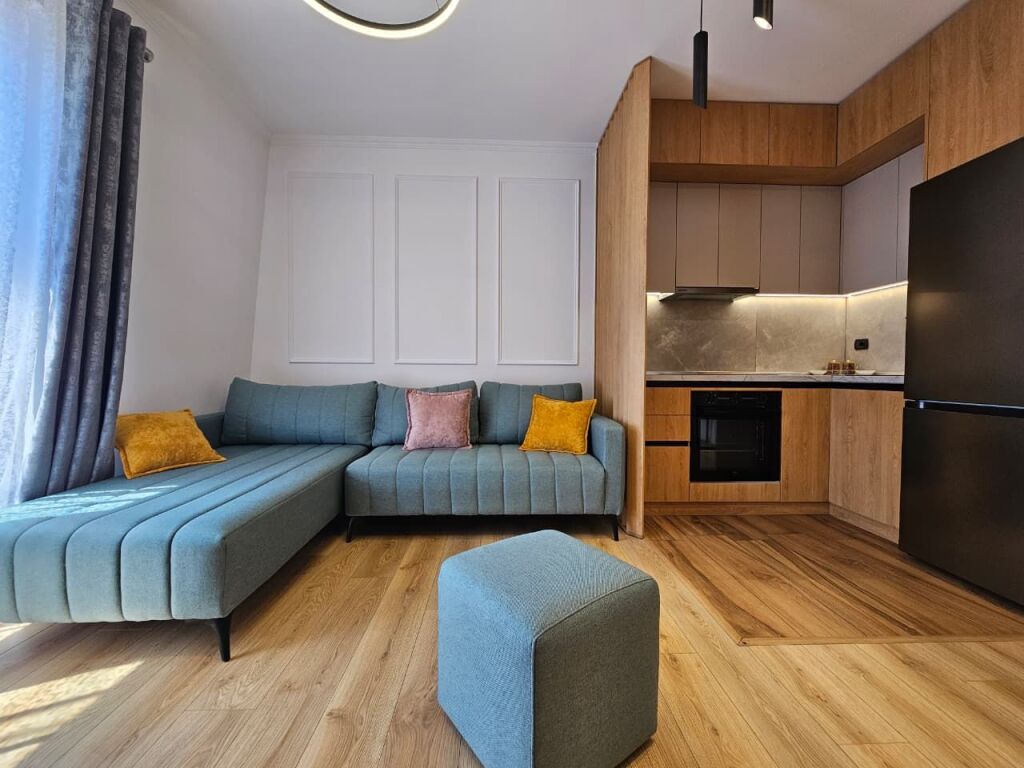 Apartament 1+1 prane Sheshit Skenderbej!