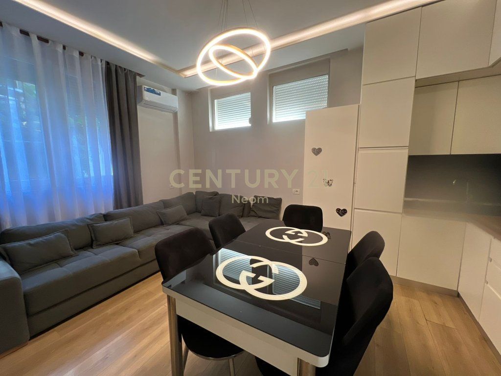 JEPET ME QIRA APARTAMENT 1+1 TEK LIQENI THATE