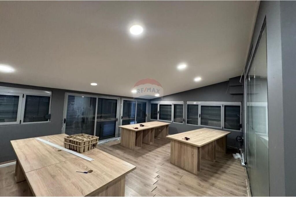 Ambient Zyrash per qira ne Rr.Todi Shkurti.