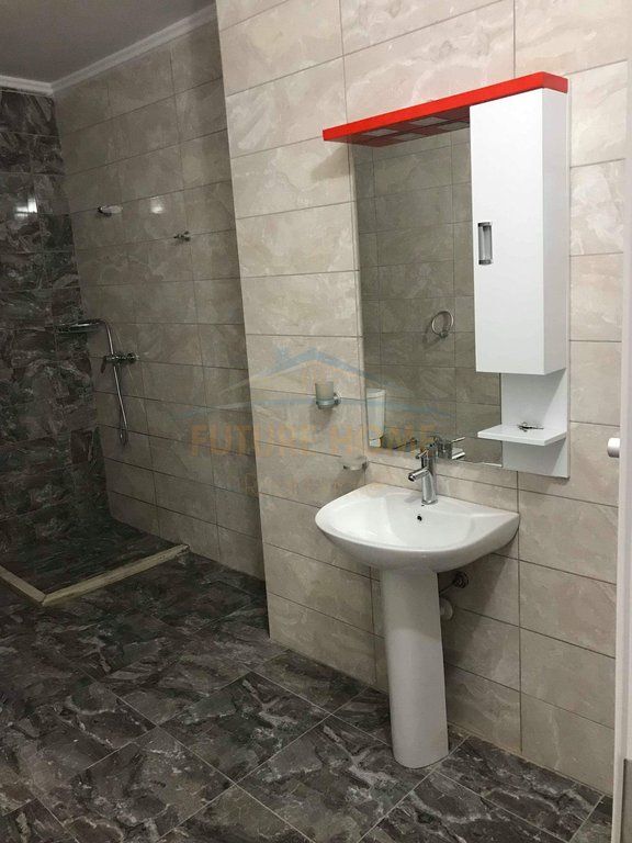 Shitet, Apartament 2+1+2, Qender, Durrës