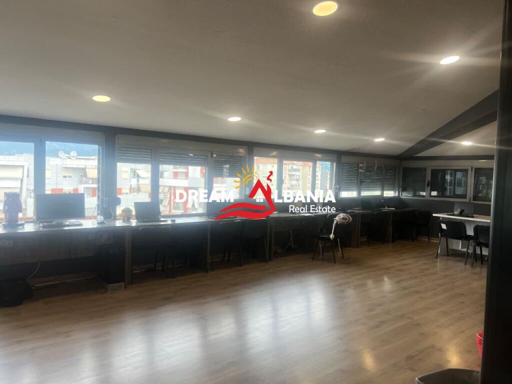 Ufficio in Affitto presso l'ex Mercato Elettrico (ID 42611530)